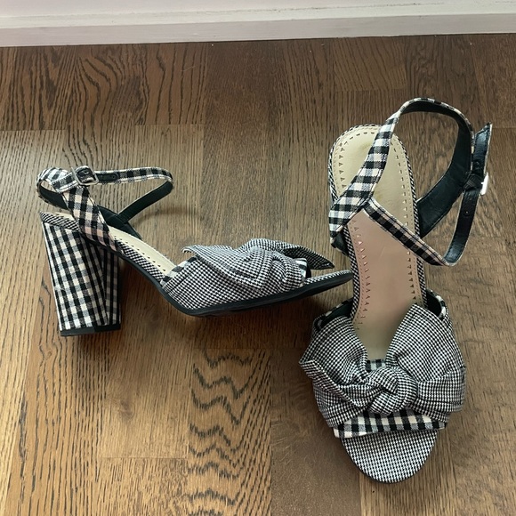 Circus by Sam Edelman Pumps with Bows, Size 8.5. - Picture 5 of 9